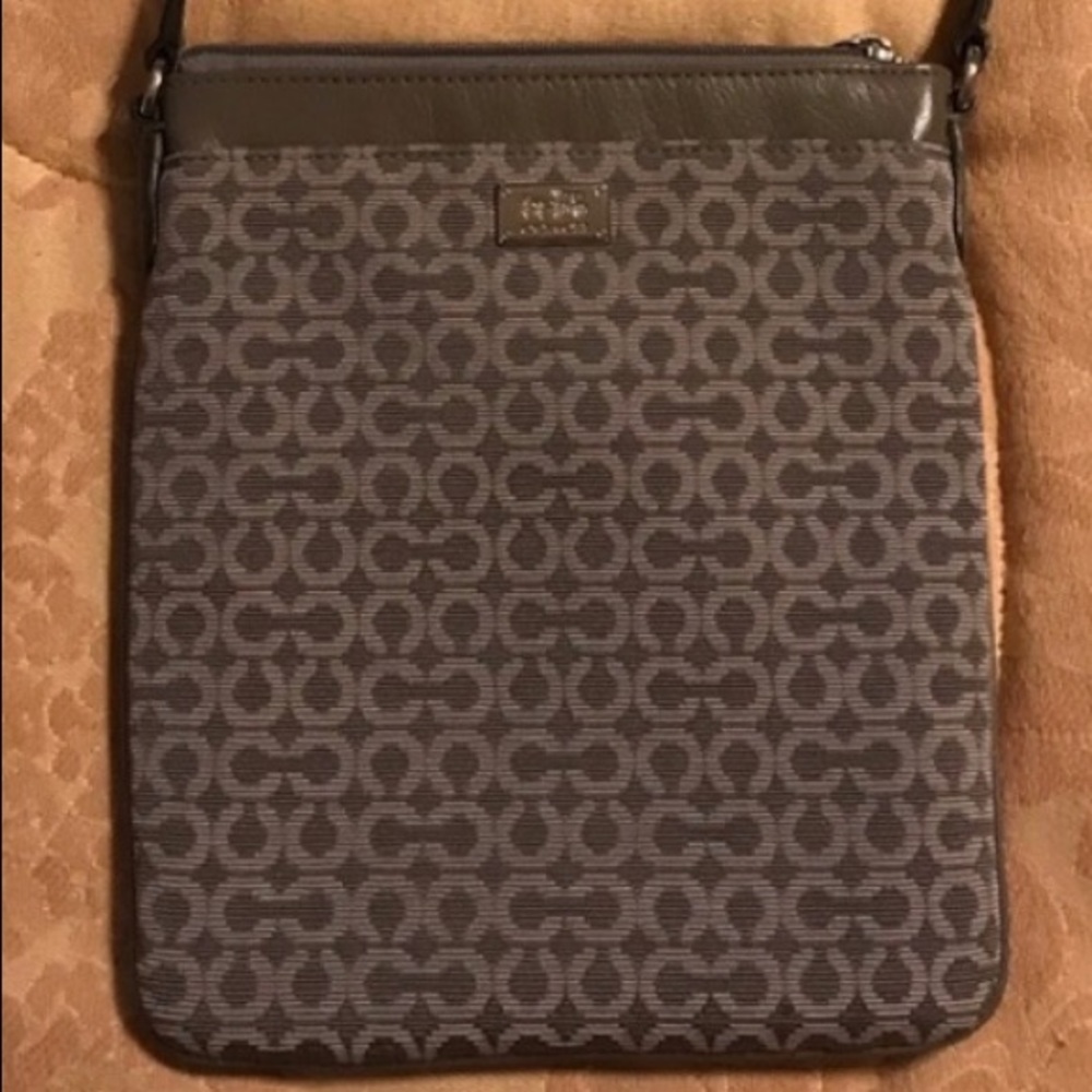 Tan/taupe Coach mini crossbody. Like new. 7.5x8.5.